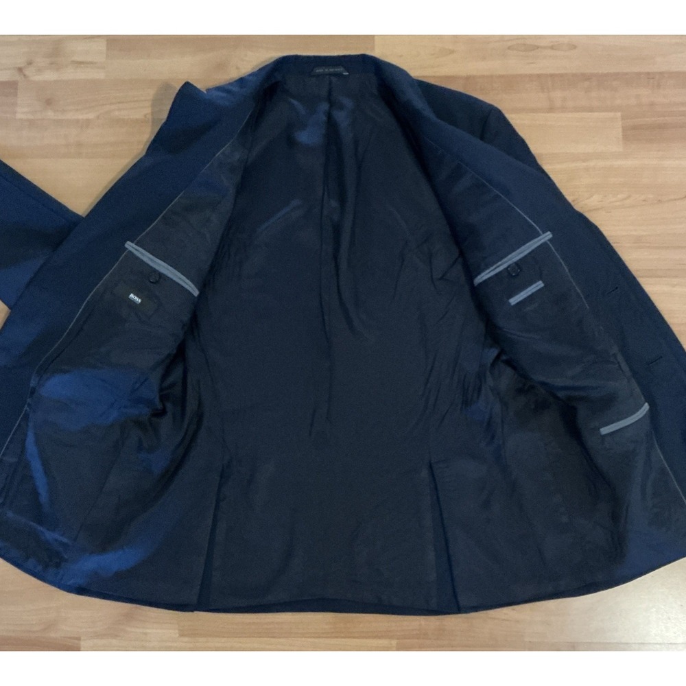 Hugo Boss 100% Virgin Wool Blazer 44R • Navy Blue • Two‑Button & Dual Vent - Picture 5 of 14